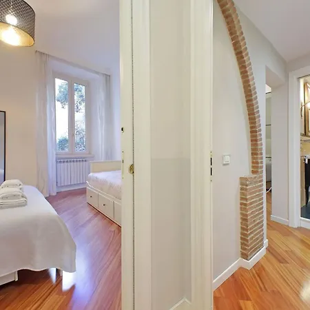 Capocci By Halldis Apartmán