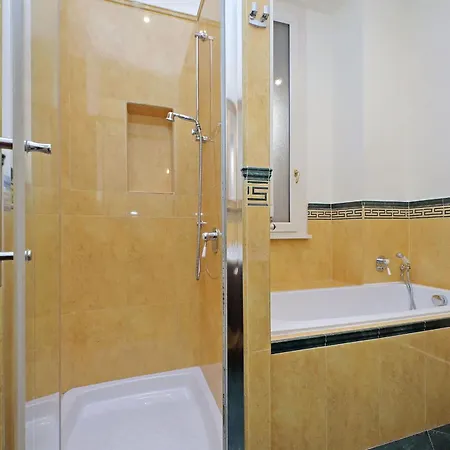 Apartamento Capocci By Halldis Roma