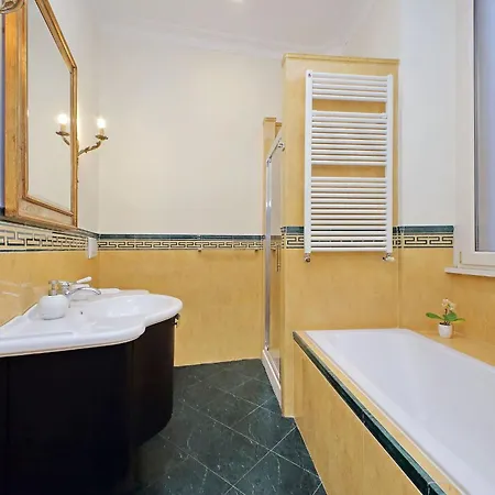 Capocci By Halldis Rome